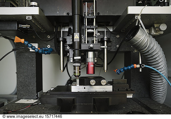 Laser device in a laboratory