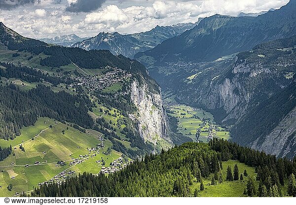 Lauterbrunnen valley  mountain landscape  Lauterbrunnen  Jungfrau region  Bernese Oberland  Canton Bern  Switzerland  Europe