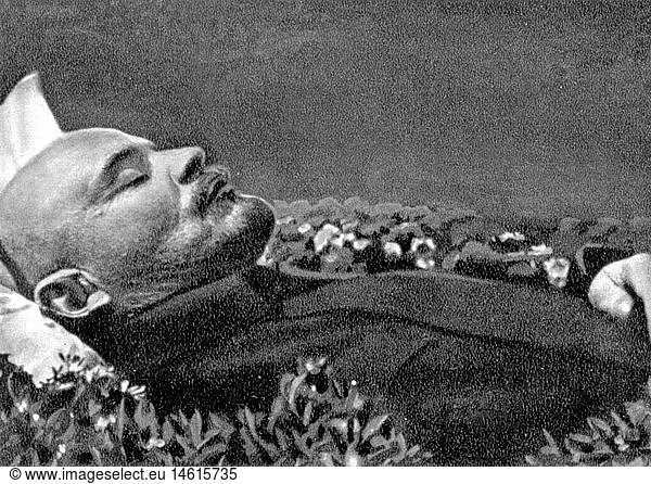 Lenin (Wladimir Iljitsch Uljanow) Oberkörperaufnahme,liegend,liegen ...