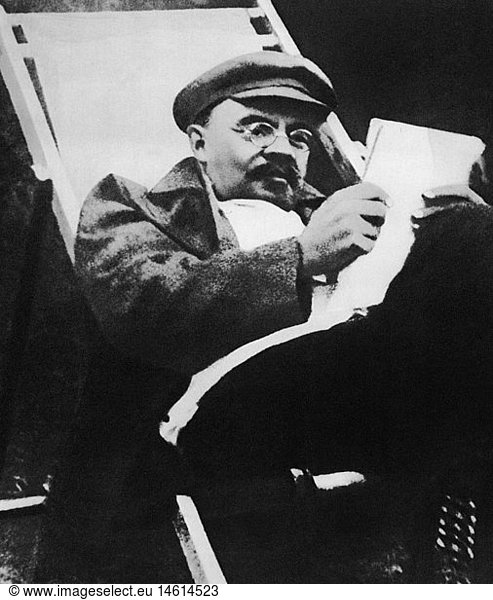 Lenin (Vladimir Ilyich Ulyanov)  22.4.1870 - 21.1.1924  Russian politician  half length  in sun-lounger reading  1920s