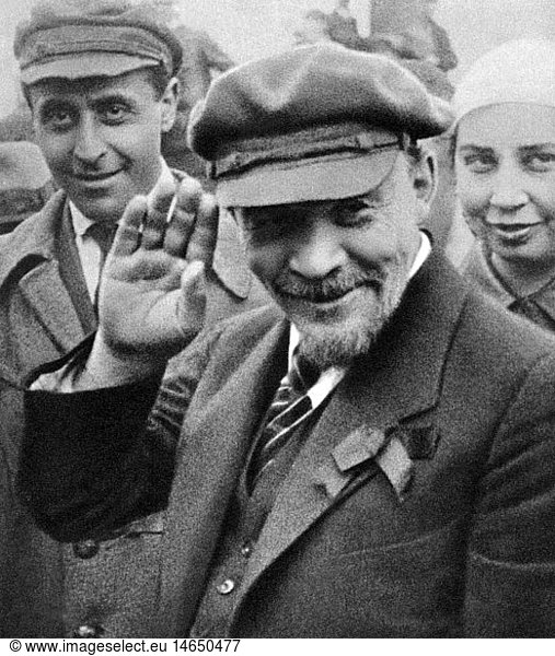 Lenin (Wladimir Iljitsch Uljanow)  22.4.1870 - 21.1.1924  russ. Politiker  Halbfigur  wÃ¤hrend Grundsteinlegung fÃ¼r das Denkmal 'Befreite Arbeit'  Moskau  1.5.1919