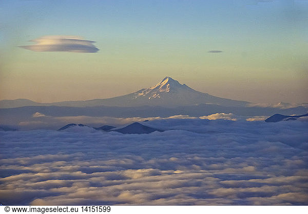 Lenticuar Cloud and Mt. Hood at Dawn