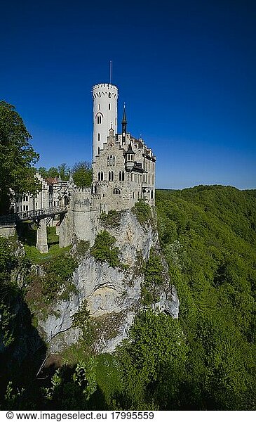 Lichtenstein Castle  Honau  Swabian Alb  Baden-Württemberg  Germany  Europe
