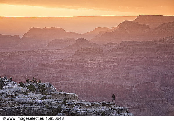 Lichter und Schatten bei Sonnenuntergang im Grand Canyon