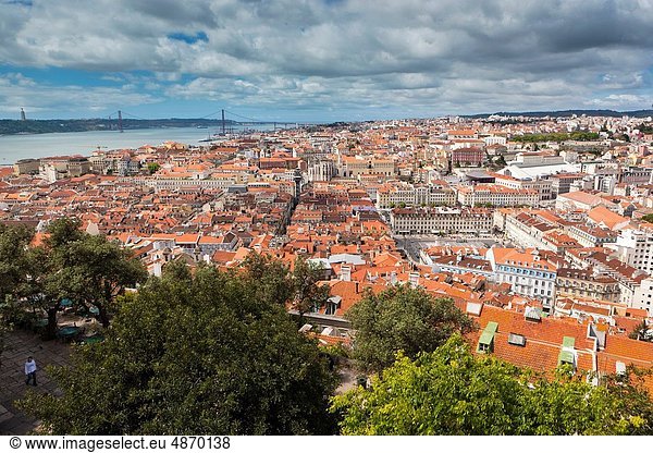 Lissabon  Hauptstadt  Europa  Palast  Schloß  Schlösser  Großstadt  Fluss  Ansicht  Portugal