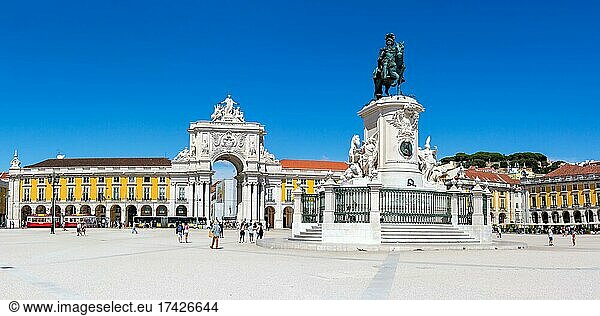 Lissabon Platz Praca do Comercio Panorama Reise reisen Stadt in Lissabon  Portugal  Europa
