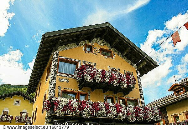 Livigno  province of Sondrio  Valtellina  Lombardy  Italy. Livigno (1816 meter altitude)  duty-free area  is part of the Alta Valtellina mountain community and is a winter and summer resort in the Alps. Typical house of the Alps.