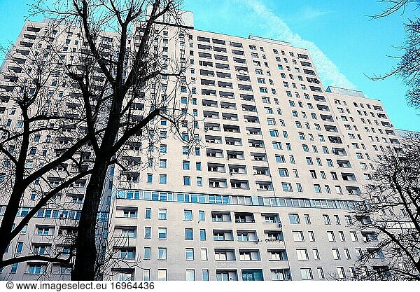 Lodzki Manhattan - Lodz' Manhattan  Wolkenkratzer-Viertel im Zentrum der Stadt in den späten 70er Jahren gebaut  diese Gebäude sind immer noch am höchsten in Lodz mit dem höchsten Gebäude über 20 Etagen - 78 Meter hoch  Lodz  Polen  Europa