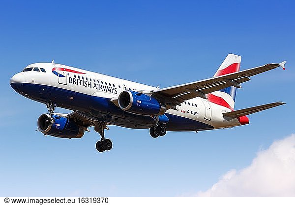 London  August 1  2018: A British Airways Airbus A319 with registration mark G-EUOD will land at Heathrow Airport (LHR) in the United Kingdom  United Kingdom  Europe