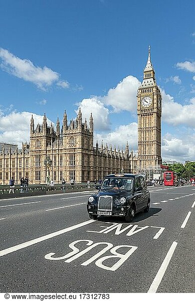 London Taxi on Westminster Bridge  Palace of Westminster  Houses of Parliament  Big Ben  City of Westminster  London  England  United Kingdom  Europe