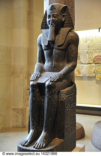 Louvre Museum Louvre Museum, Musee du Louvre, Egyptian statue seated ...