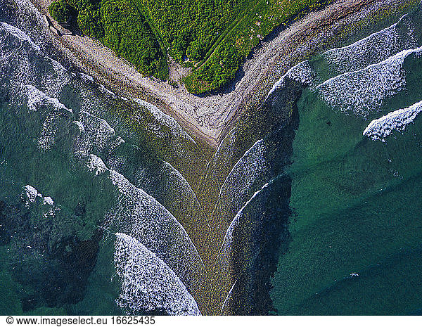 Luftaufnahme der Küstenlinie der Halbinsel Krabbe