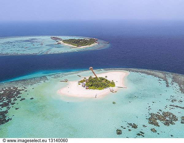 Luftaufnahme der Meereslandschaft gegen den Himmel auf den Malediven
