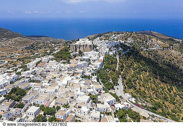 Luftaufnahme der Unesco-Weltkulturerbestätte  Kloster des Heiligen Johannes des Theologen  Chora  Patmos  Griechenland  Europa