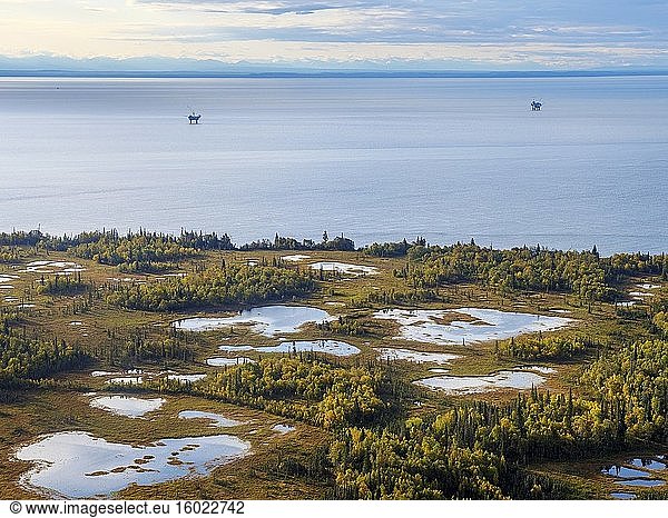 Luftaufnahme des Cook Inlet. Süd-Zentral-Alaska. Vereinigte Staaten von Amerika (USA).