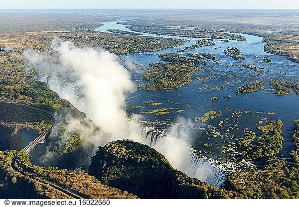 Luftaufnahme des Sambesi-Flusses und der Victoriafälle. Livingstone. Sambia.