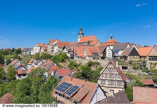 Luftaufnahme einer Drohne  Stadtansicht  Gochsheim  Baden-Württemberg  Deutschland  Europa.