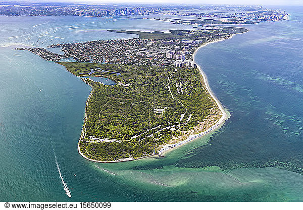 Luftaufnahme einer Halbinsel in Key Biscayne  Florida  USA