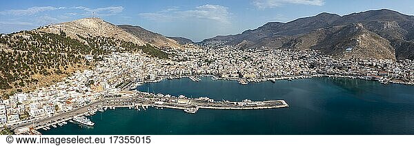 Luftaufnahme  Panorama  Stadtansicht und Hafen von Kalymnos  Dodekanes  Griechenland  Europa