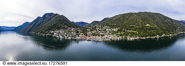 Luftaufnahme von Colonno am Comer See  Lombardei  Italien