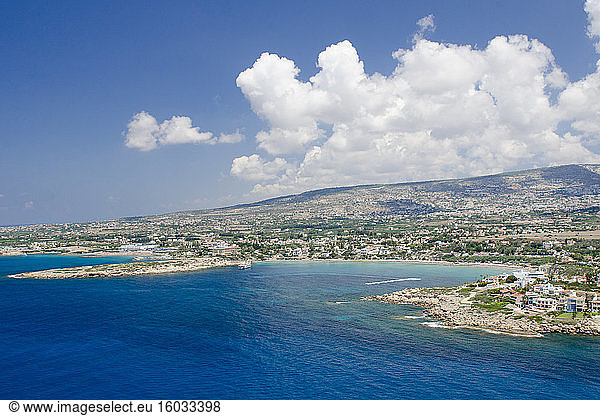 Luftaufnahme von Coral Bay  Paphos  Zypern  Mittelmeer  Europa