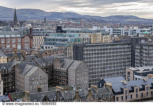 Luftaufnahme von der Esplanade des Schlosses in Edinburgh  der Hauptstadt von Schottland  einem Teil des Vereinigten Königreichs.