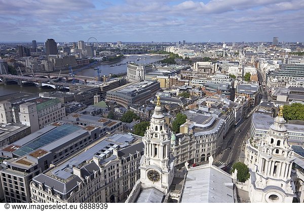 Luftaufnahme von London aus der Goldenen Galerie der St. Paul s Cathedral  City of London  England  Großbritannien  Europa