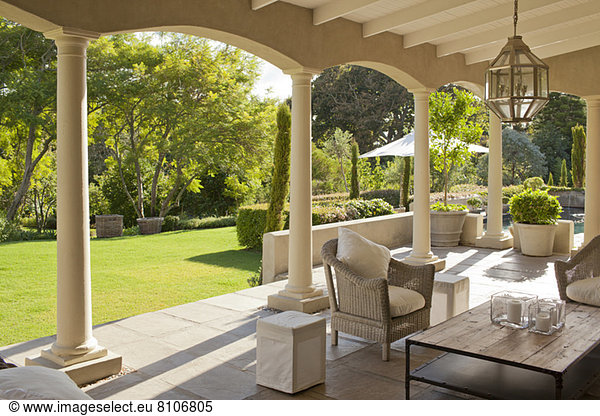 Luxuriöse Terrasse und Garten