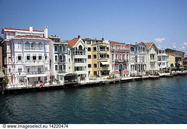 Luxury homes line the shore of the bosphorus  Istanbul  Turkey  Europe