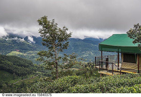 Luxus-Camp auf einer Teeplantage im Hochland von Sri Lanka