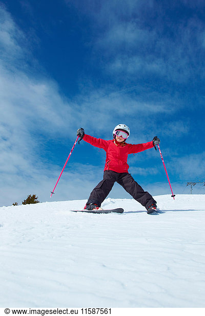 Mädchen beim Skifahren