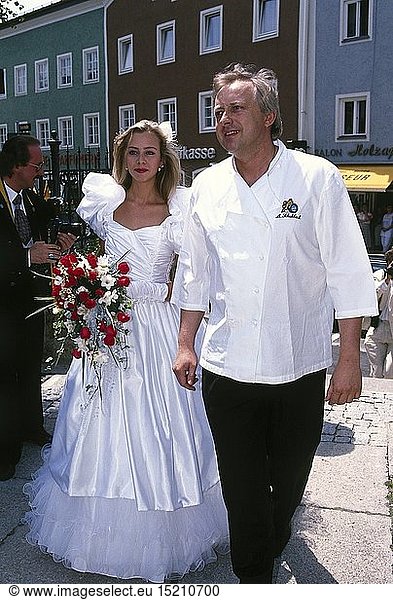 MÃ¶ller  Ralf  *12.1.1959  dt. Schauspieler  Ehefrau Annette Schubert  Ganzfigur  bei Hochzeit  mit Alfons Schuhbeck  Waging am See  10.6.1989