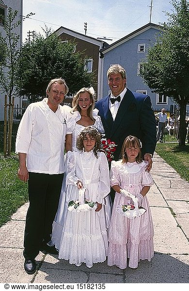 MÃ¶ller  Ralf  *12.1.1959  dt. Schauspieler  Halbfigur  bei Hochzeit  mit Ehefrau Annette Schubert  Alfons Schuhbeck  NIPs  Waging am See  10.6.1989