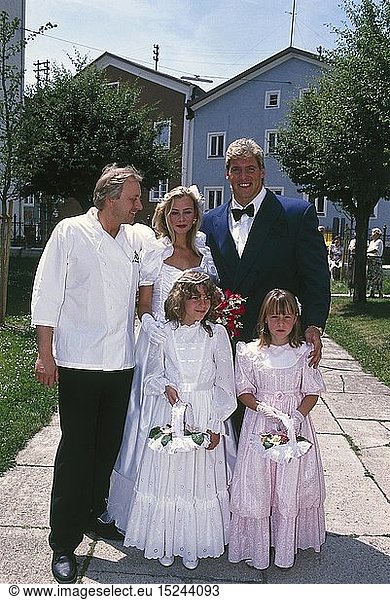 MÃ¶ller  Ralf  *12.1.1959  dt. Schauspieler  Halbfigur  bei Hochzeit  mit Ehefrau Annette Schubert  Alfons Schuhbeck  NIPs  Waging am See  10.6.1989