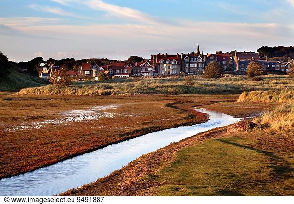 Mündung Gewässer Sonnenuntergang Wiese Flut England Northumberland