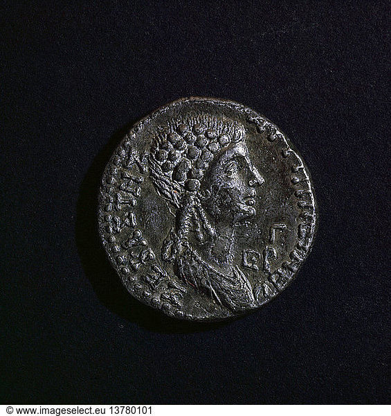 Münze von Nero  Münzstätte Antiochia  zeigt eine Büste von Agrippina (Rückseite). Italien. Römisch. AD 56.