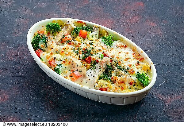 Mac n cheese with zander and vegetables