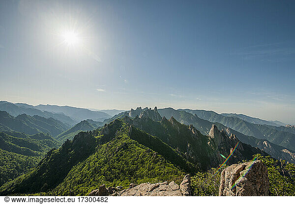 malerische Aussicht im Seoraksan-Nationalpark in Korea