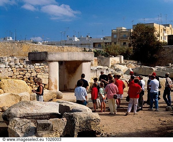 Malta  Tarxien  Tempel  Jungsteinzeit  Touristen