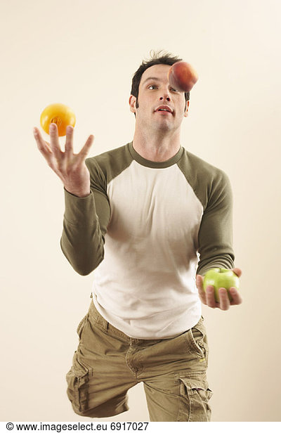 Man Jonglieren Obst