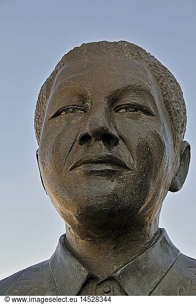 Mandela  Nelson  18.7.1918 - 5.12.2013  sÃ¼dafr. Politiker (ANC)  Portrait  Denkmal  Waterfront  Kapstadt  SÃ¼dafrika