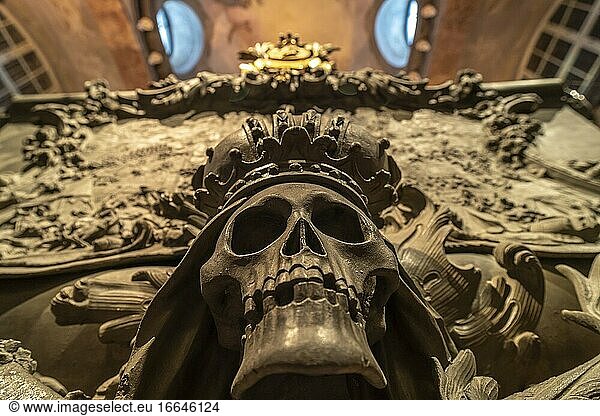 Maria-Theresia-Gruft in der Kapuzinergruft in Wien  ?sterreich  Europa | Maria Theresa Vault with the Tomb of Empress Maria Theresa of Austria  Imperial Crypt or Capuchin Crypt  Vienna  Austria  Europe.
