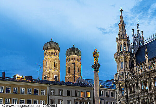Marienplatz square with new town hall and Frauenkirche at Munich  Bavaria  Germany