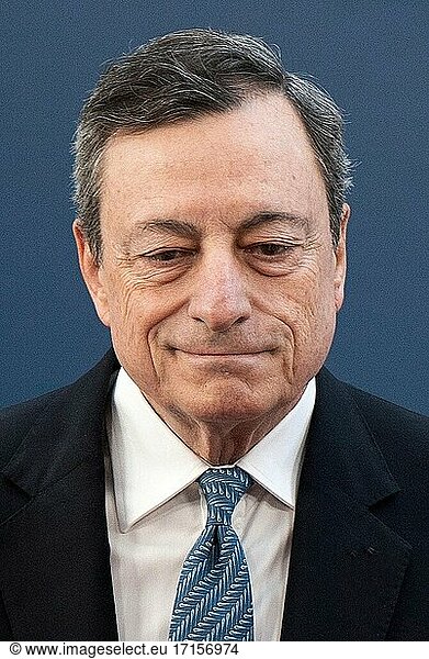 Mario Draghi - * 03. 09. 1947: Italienischer Wirtschaftswissenschaftler und Politiker  Ministerpräsident Italiens seit 2021  Präsident der Europäischen Zentralbank EZB von 2011 bis 2019 - Italien.
