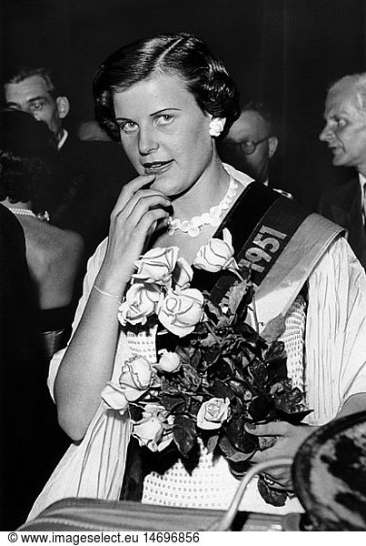 Marks  Vera  * 1933  deut. SchÃ¶nheitskÃ¶nigin und Schauspielerin  Halbfigur  als Miss Germany  1951
