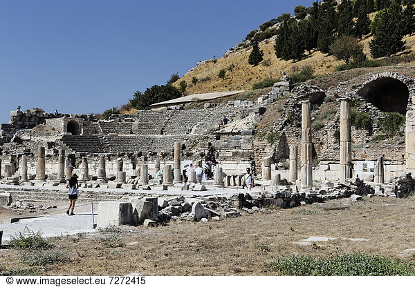 Marktbasilika und Odeon von Ephesos  Efes  Izmir  türkische Ägäis  Westtürkei  Türkei  Asien