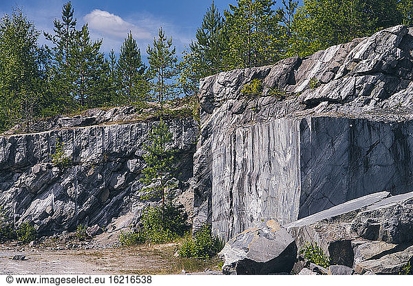 Marmorfelsen  italienischer Steinbruch  Bergpark Ruskeala  Sortavala  Russland