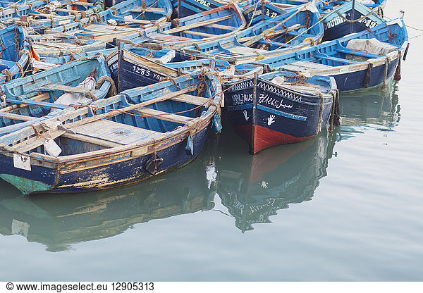 Marokko  blaue Fischerboote