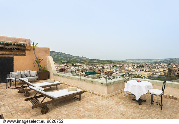Marokko  Fes  Blick über die Medina von der Dachterrasse des Hotel Riad Fes