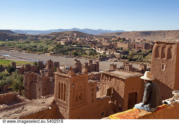 Marokko  Nordafrika  Afrika  Süden Marokkos  Atlas  Bergen  Bergen  Ait Ben Haddou  Kasbah  kulturelle Erbe von Welt  Gebäude  Bau  Dorf